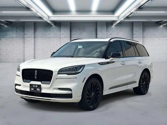 2022 Lincoln Aviator Reserve — photo 1 of 12