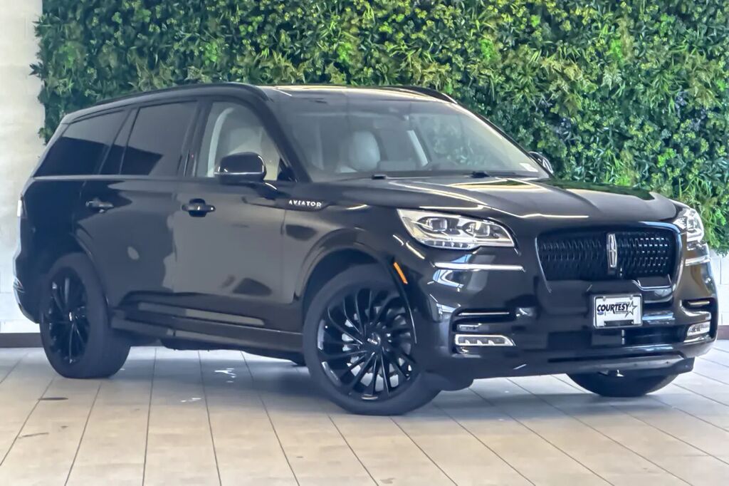 2023 Lincoln Aviator Reserve — photo 1 of 13
