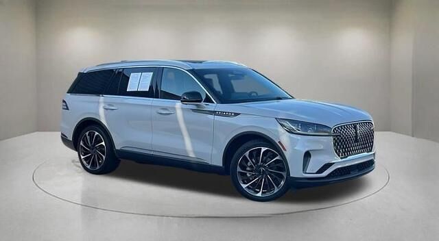 2025 Lincoln Aviator Reserve — photo 1 of 49