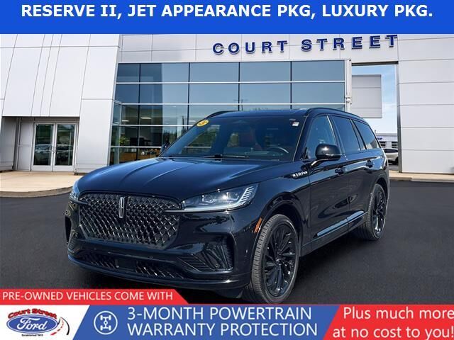 2025 Lincoln Aviator Reserve — photo 1 of 13