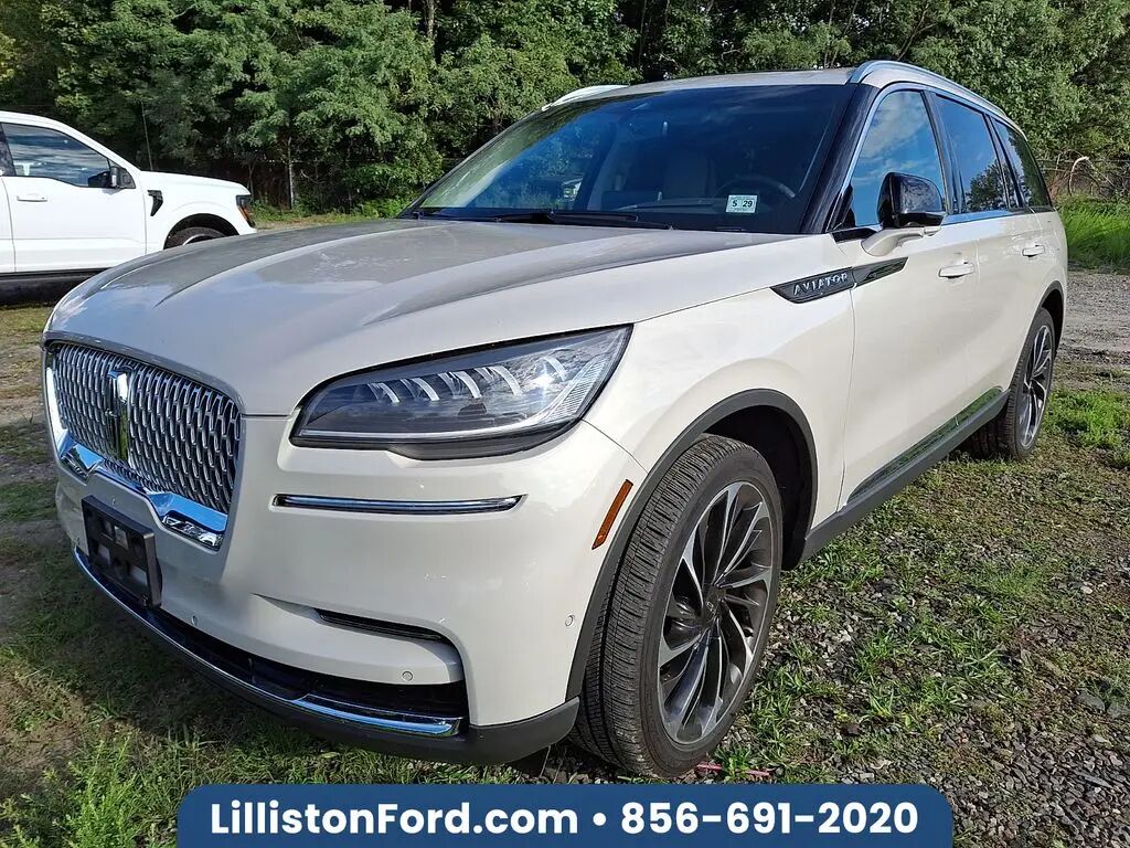2023 Lincoln Aviator Reserve — photo 1 of 13