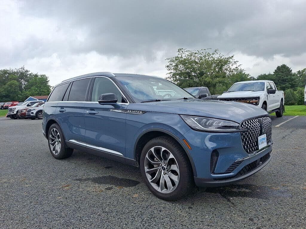 2025 Lincoln Aviator Reserve — photo 1 of 27