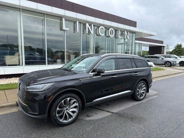2026 Lincoln Aviator Reserve — photo 1 of 52