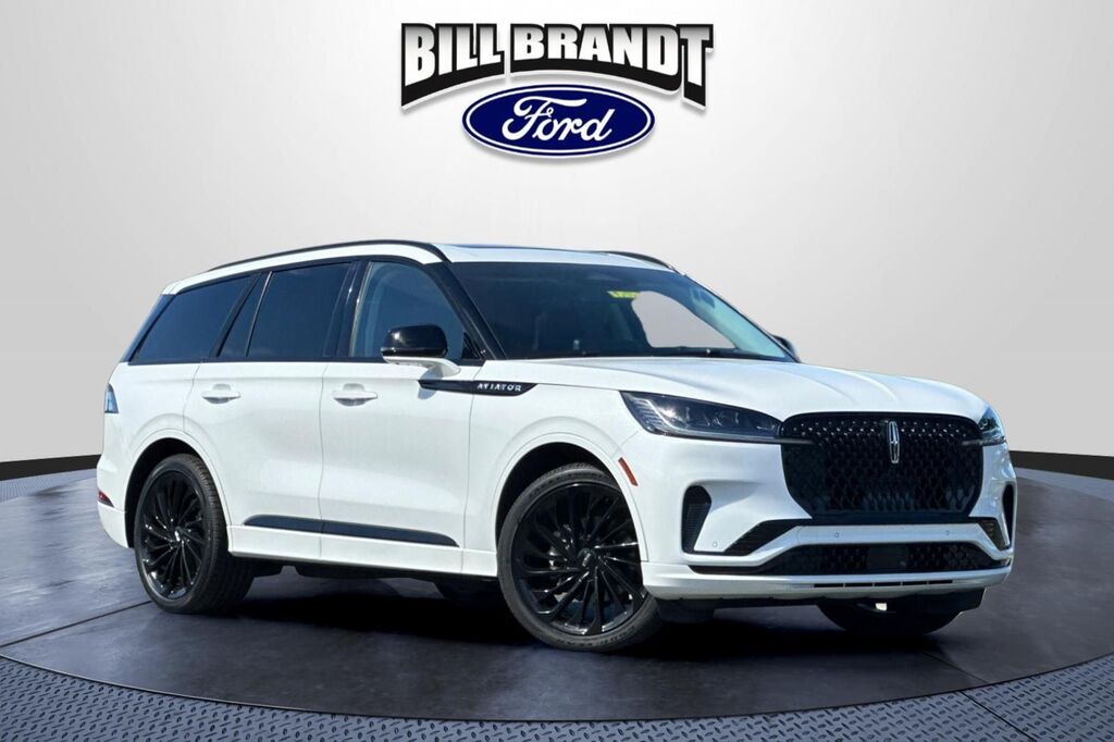 2025 Lincoln Aviator Reserve — photo 1 of 15