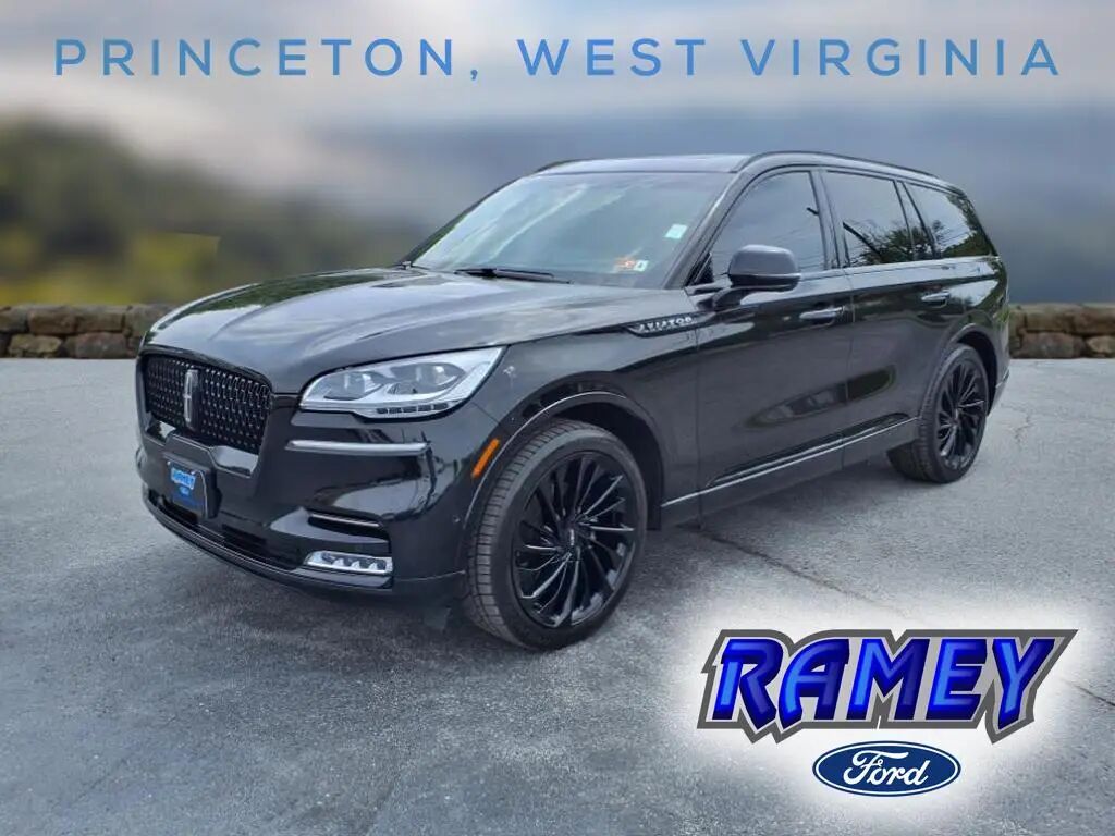 2022 Lincoln Aviator Reserve — photo 1 of 39