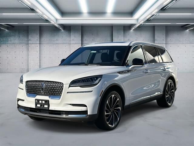 2023 Lincoln Aviator Reserve — photo 1 of 12