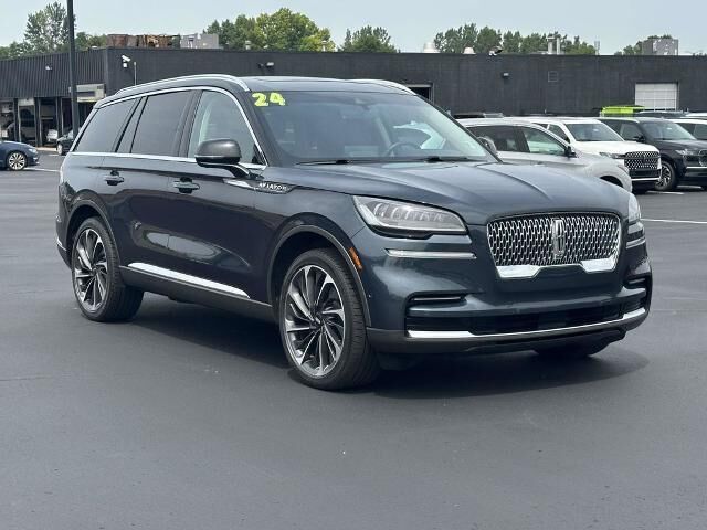 2024 Lincoln Aviator Reserve — photo 1 of 13