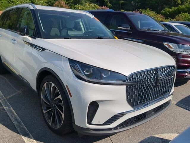 2025 Lincoln Aviator Reserve — photo 1 of 26