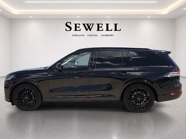 2025 Lincoln Aviator Reserve — photo 1 of 52