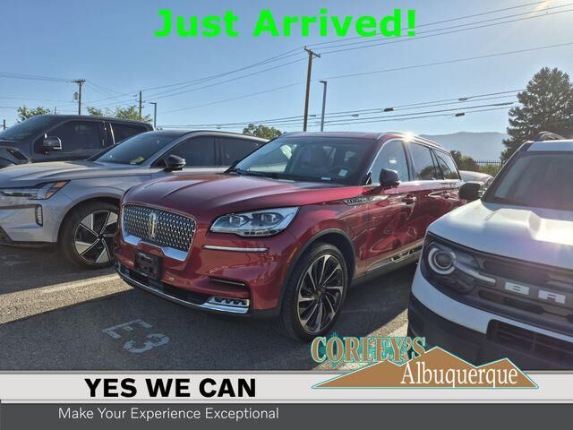 2021 Lincoln Aviator Reserve — photo 1 of 3