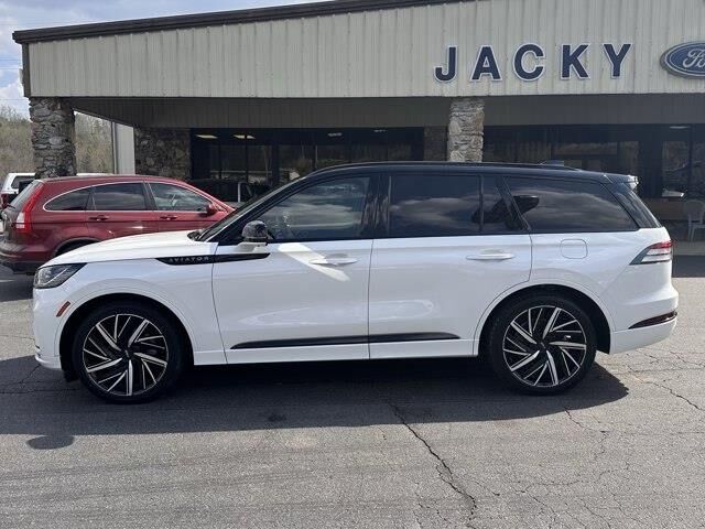 2025 Lincoln Aviator Black Label — photo 1 of 13