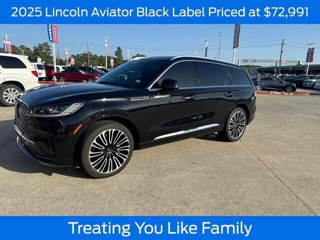 2025 Lincoln Aviator Black Label — photo 1 of 26
