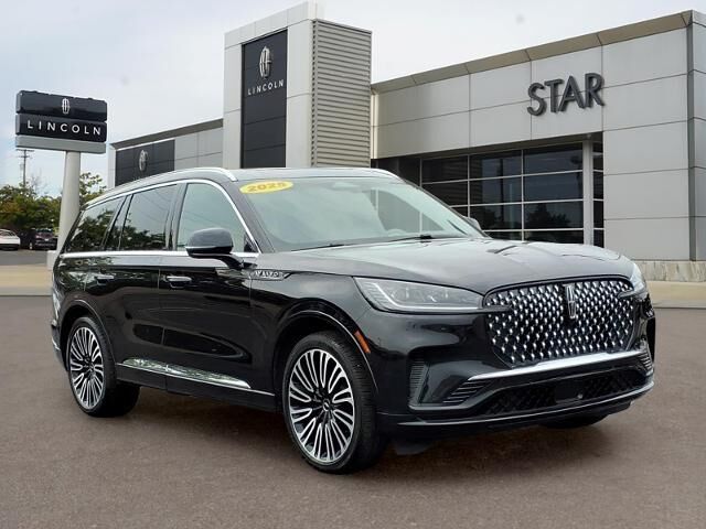 2025 Lincoln Aviator Black Label — photo 1 of 65