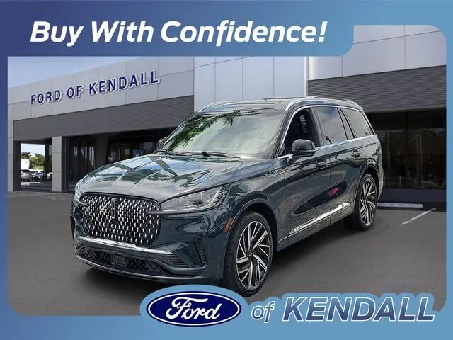 2025 Lincoln Aviator Black Label — photo 1 of 13