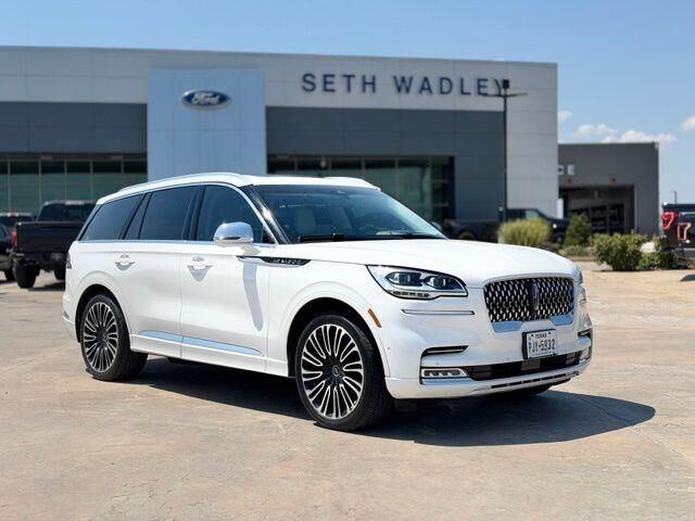 2021 Lincoln Aviator Black Label — photo 1 of 22