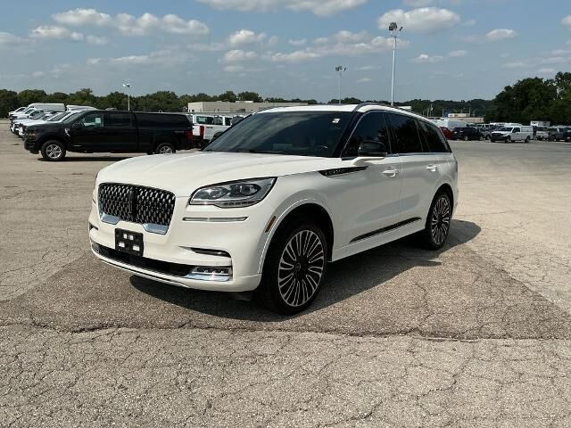 2023 Lincoln Aviator Black Label — photo 1 of 26
