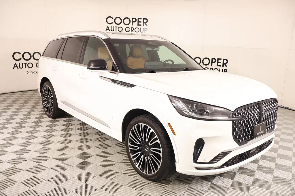 2025 Lincoln Aviator Black Label — photo 1 of 13