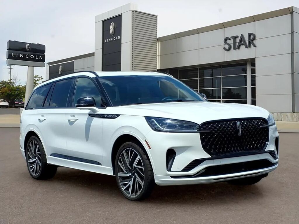 2025 Lincoln Aviator Black Label — photo 1 of 52