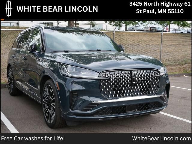 2025 Lincoln Aviator Black Label — photo 1 of 16