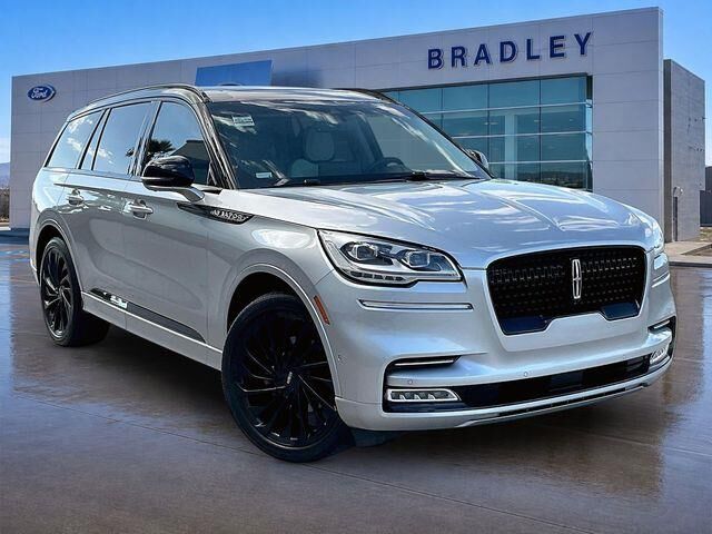 2023 Lincoln Aviator Black Label — photo 1 of 26