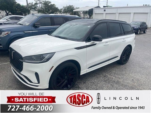 2025 Lincoln Aviator Black Label — photo 1 of 9