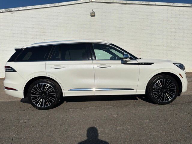 2021 Lincoln Aviator Black Label — photo 1 of 14