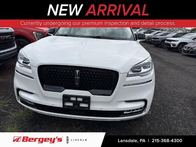 2023 Lincoln Aviator Black Label — photo 1 of 17