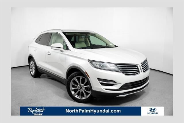 2015 Lincoln MKC Base — photo 1 of 13