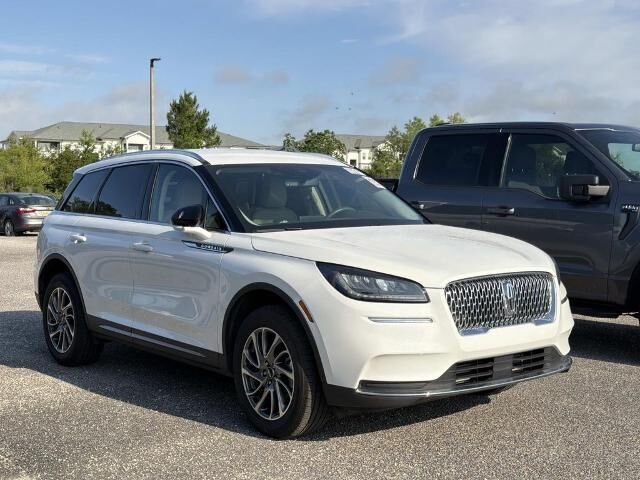 2022 Lincoln Corsair Standard — photo 1 of 3