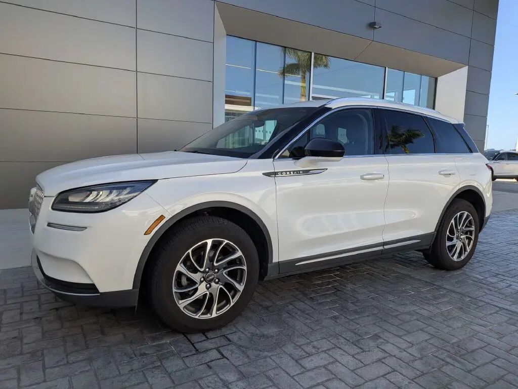 2022 Lincoln Corsair Standard — photo 1 of 3