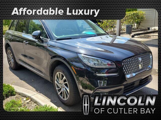 2022 Lincoln Corsair Standard — photo 1 of 17