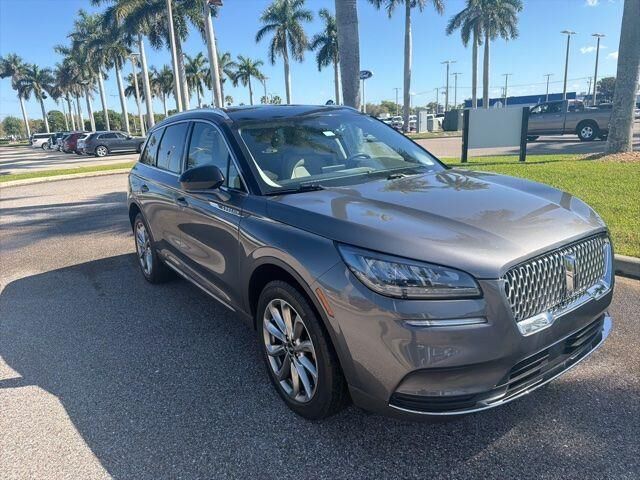 2022 Lincoln Corsair Standard — photo 1 of 3