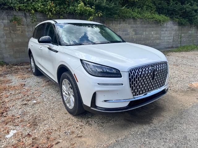 2023 Lincoln Corsair Standard — photo 1 of 26