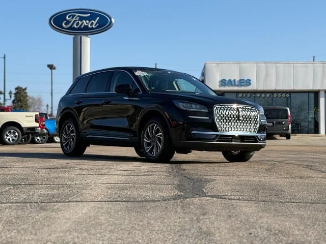 2024 Lincoln Corsair Premiere — photo 1 of 13