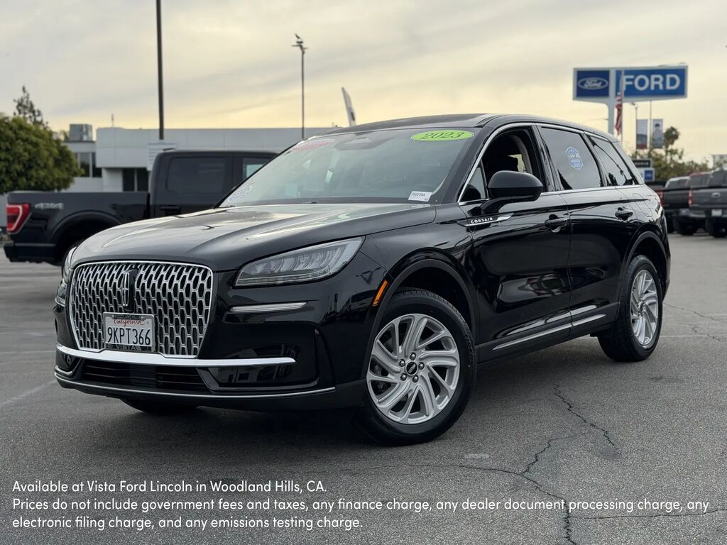 2023 Lincoln Corsair Standard — photo 1 of 27