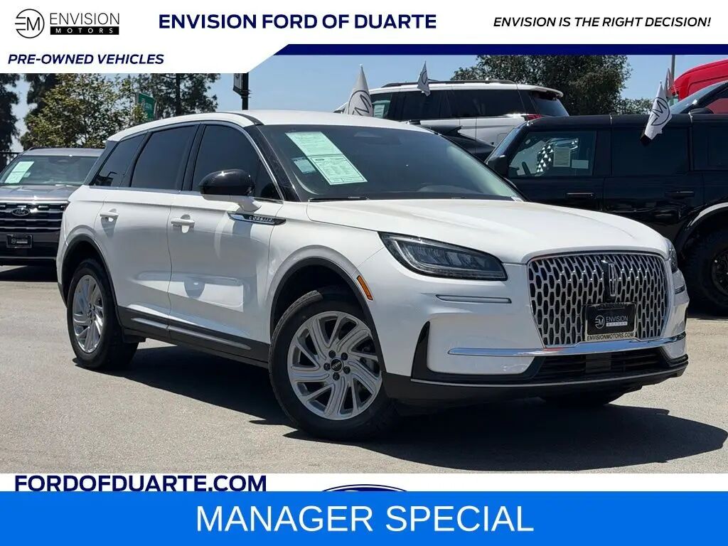 2023 Lincoln Corsair Standard — photo 1 of 11