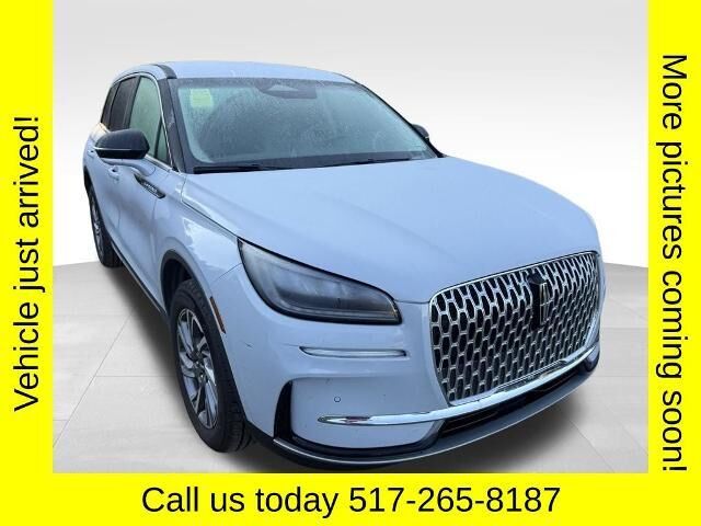2025 Lincoln Corsair Premiere — photo 1 of 26
