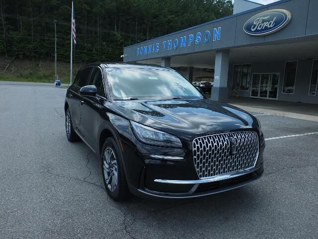 2023 Lincoln Corsair Standard — photo 1 of 13