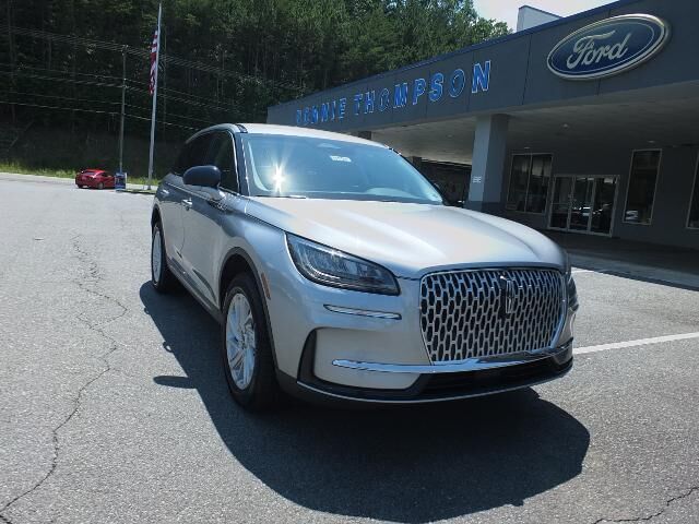 2024 Lincoln Corsair Premiere — photo 1 of 13