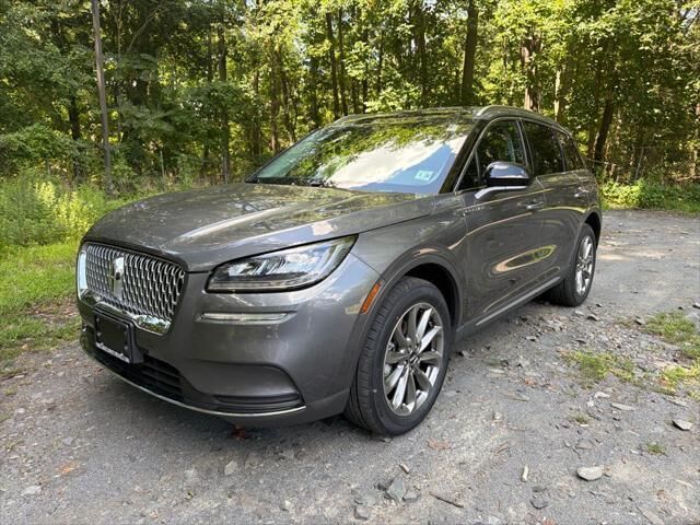 2022 Lincoln Corsair Standard — photo 1 of 29