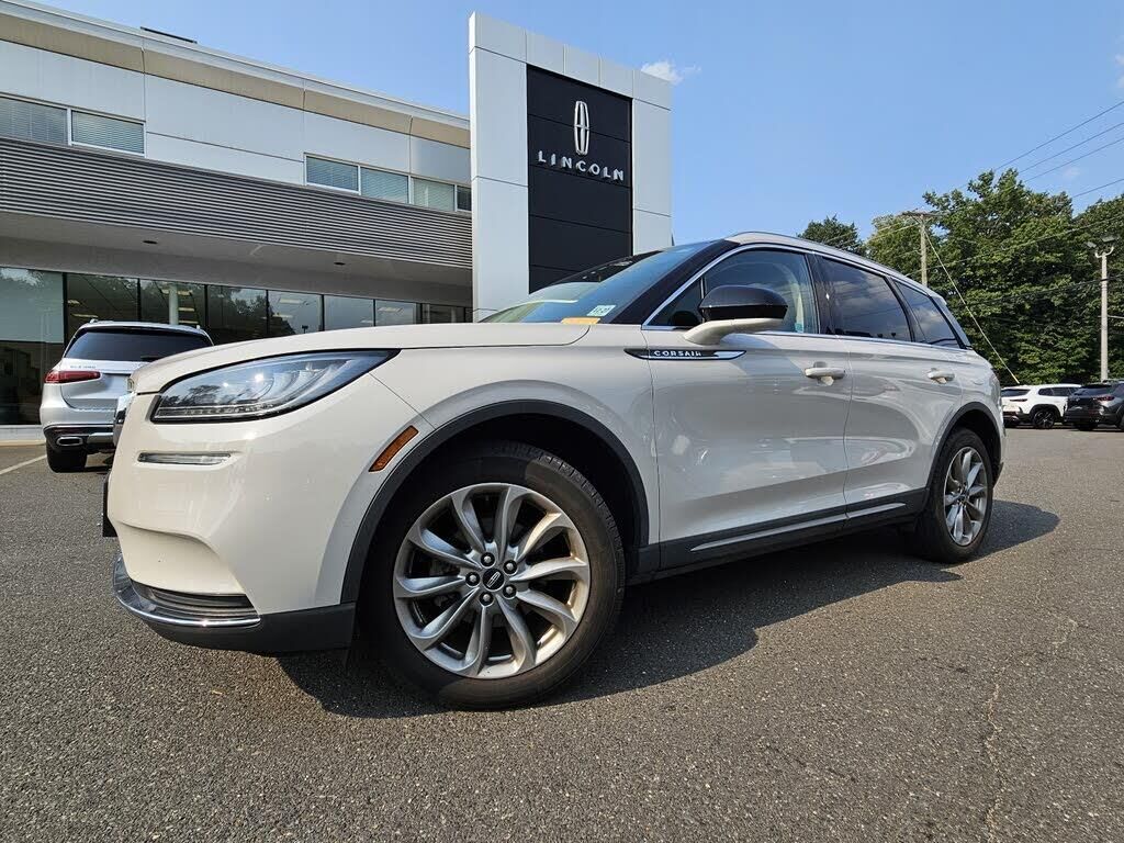 2022 Lincoln Corsair Standard — photo 1 of 14