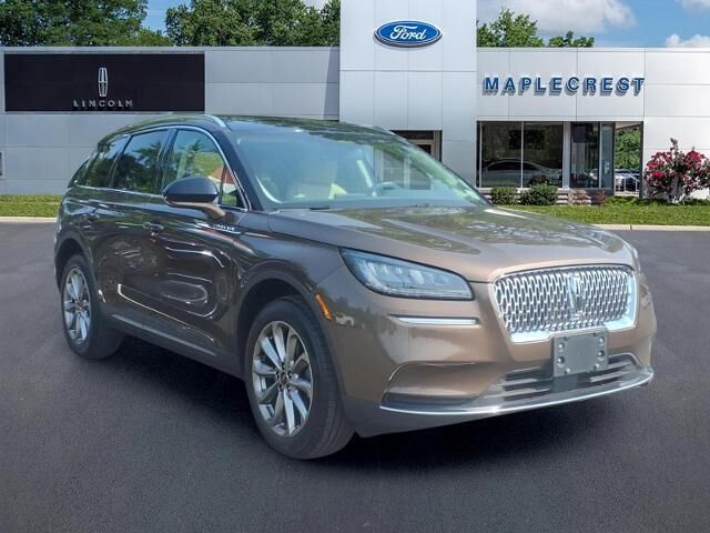 2022 Lincoln Corsair Standard — photo 1 of 26