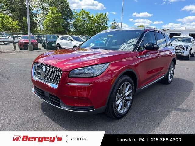 2022 Lincoln Corsair Standard — photo 1 of 12