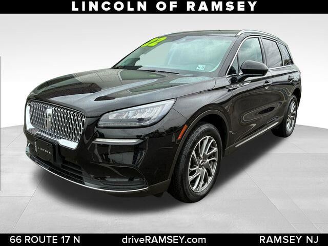 2022 Lincoln Corsair Standard — photo 1 of 27