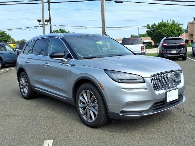 2022 Lincoln Corsair Standard — photo 1 of 13