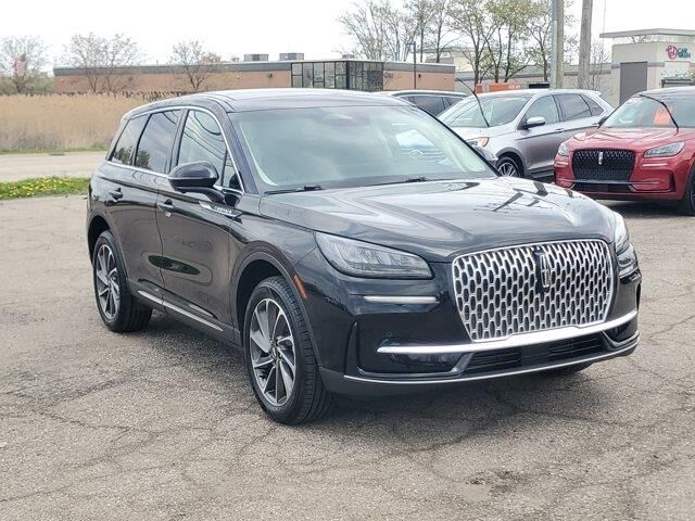 2024 Lincoln Corsair Premiere — photo 1 of 52
