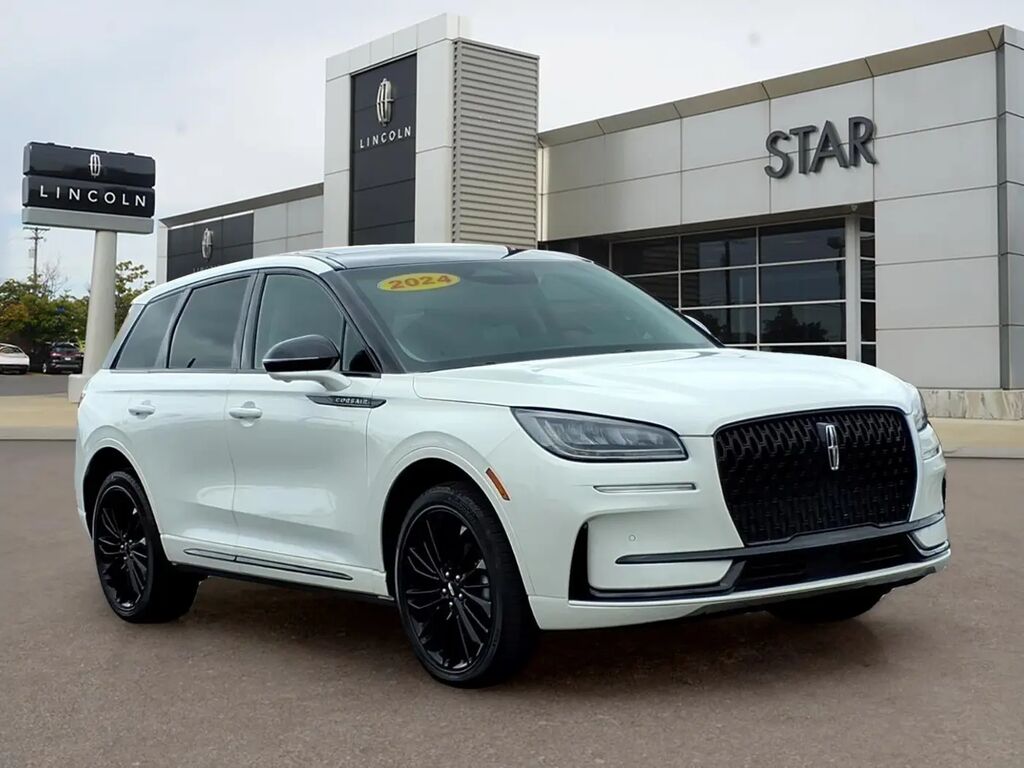 2024 Lincoln Corsair Premiere — photo 1 of 13