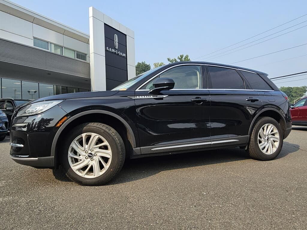 2023 Lincoln Corsair Standard — photo 1 of 14