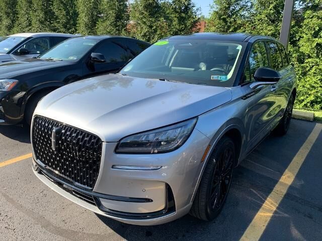 2024 Lincoln Corsair Premiere — photo 1 of 15