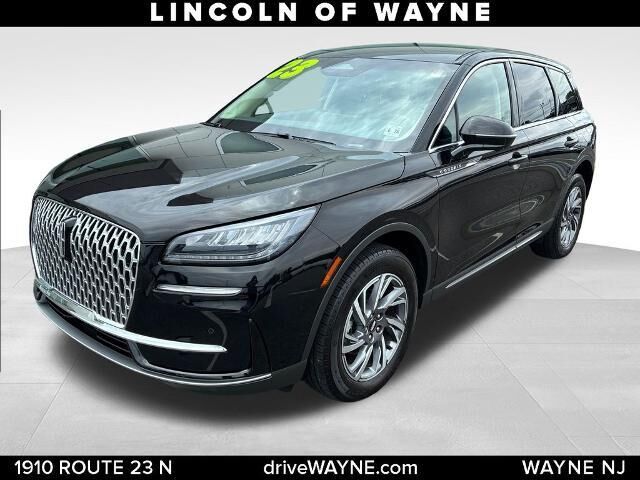 2023 Lincoln Corsair Standard — photo 1 of 40